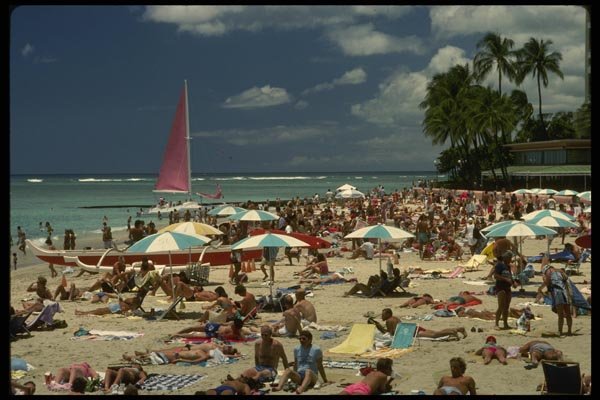 046051 Waikiki Beach Oahu A4 Photo Print