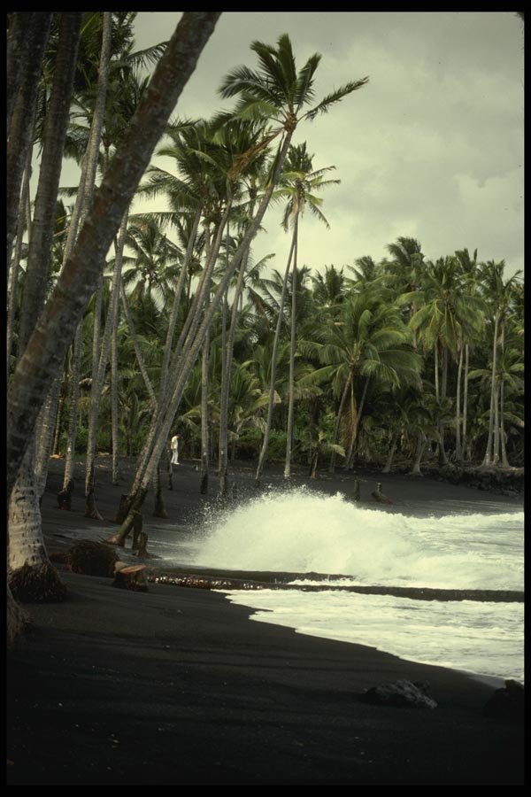 046084 Black Beach Hawaii A4 Photo Print