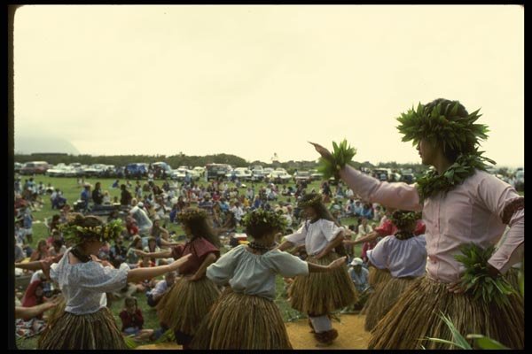 046091 May Day Hula Contest Princeville, Kauai A4 Photo Print