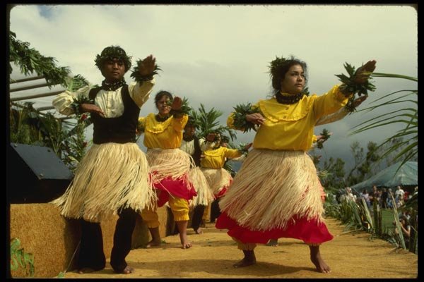 046093 May Day Hula Contest Princeville, Kauai A4 Photo Print