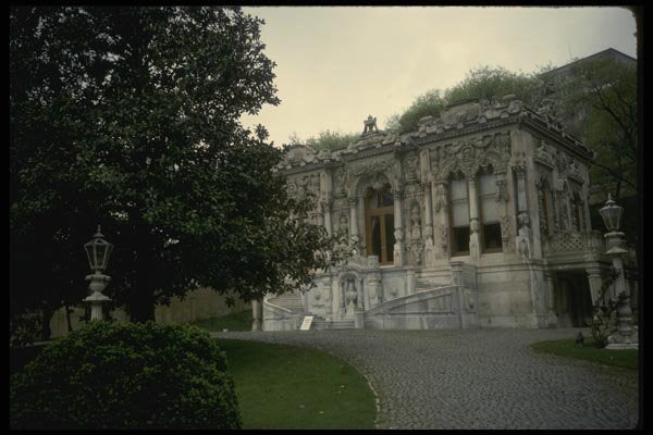 047077 Ihlamur Pavilion, Small Ottoman Summer Palace Istanbul A4 Photo Print