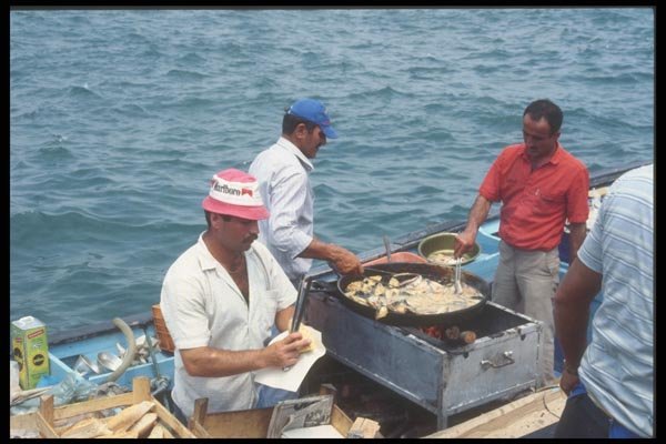 047114 Fish Fry, Istanbul A4 Photo Print