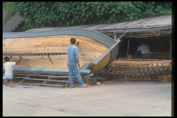 047167 Boat Builders, Turquoise Coast A4 Photo Print