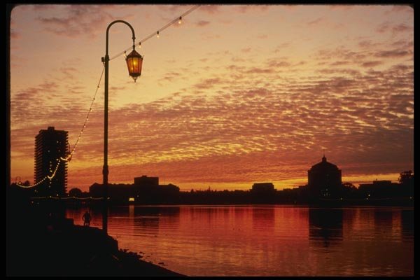 048032 Sunset With Lamppost Lake Merritt A4 Photo Print