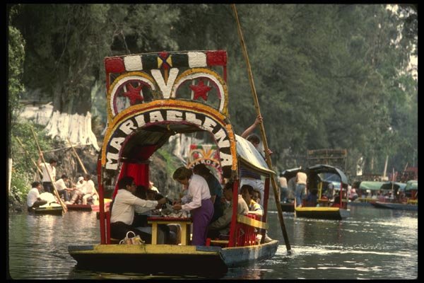 053076 Cruising The Canals A4 Photo Print