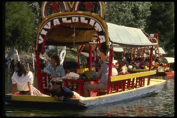 053078 Cruising The Canals A4 Photo Print