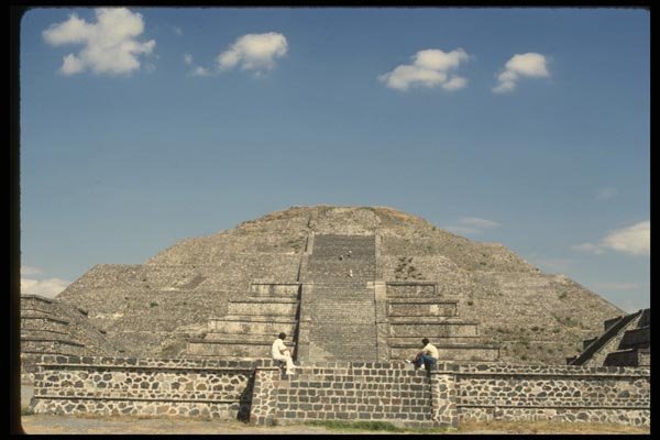 053091 Pyramid Of The Moon A4 Photo Print