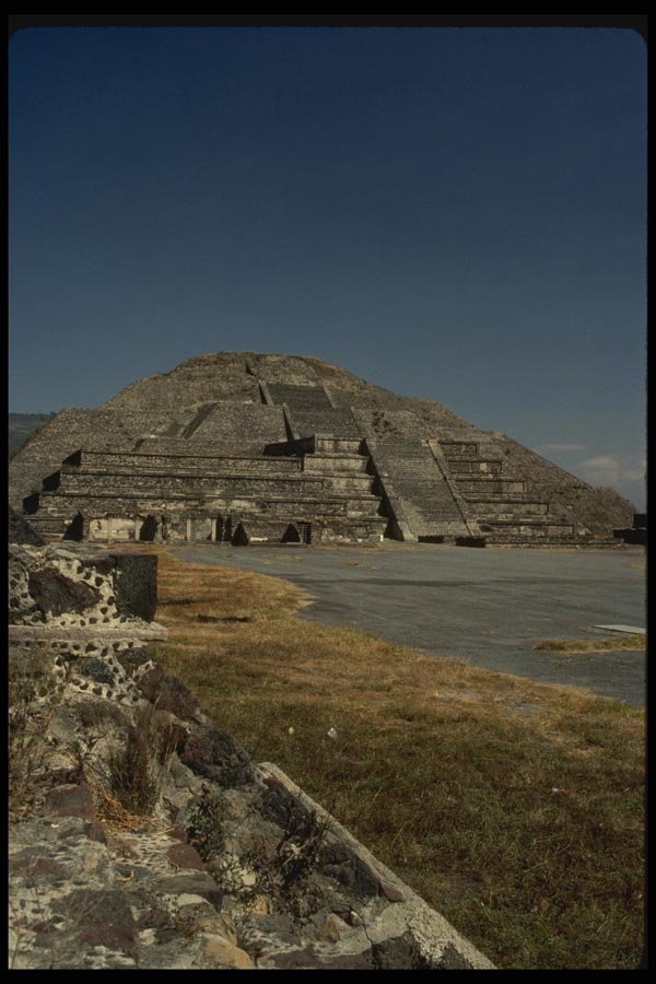 053092 Pyramid Of The Moon A4 Photo Print