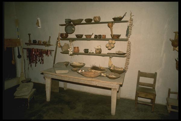 054089 Shelf For Dishes A4 Photo Print