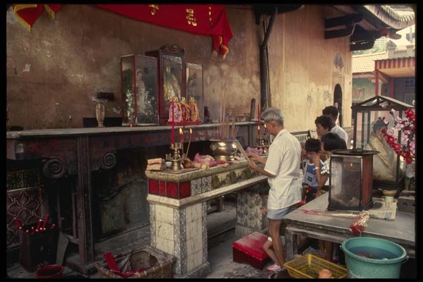 057011 Interior Of Thian Hock Keng Temple, Telok Ayer St. A4 Photo Print