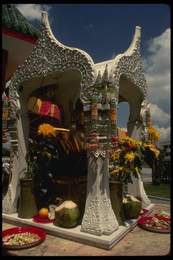 057061 Thailand Buddhist Temple A4 Photo Print