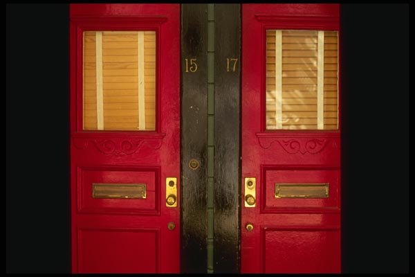 059081 Shades Of Red Doors A4 Photo Print
