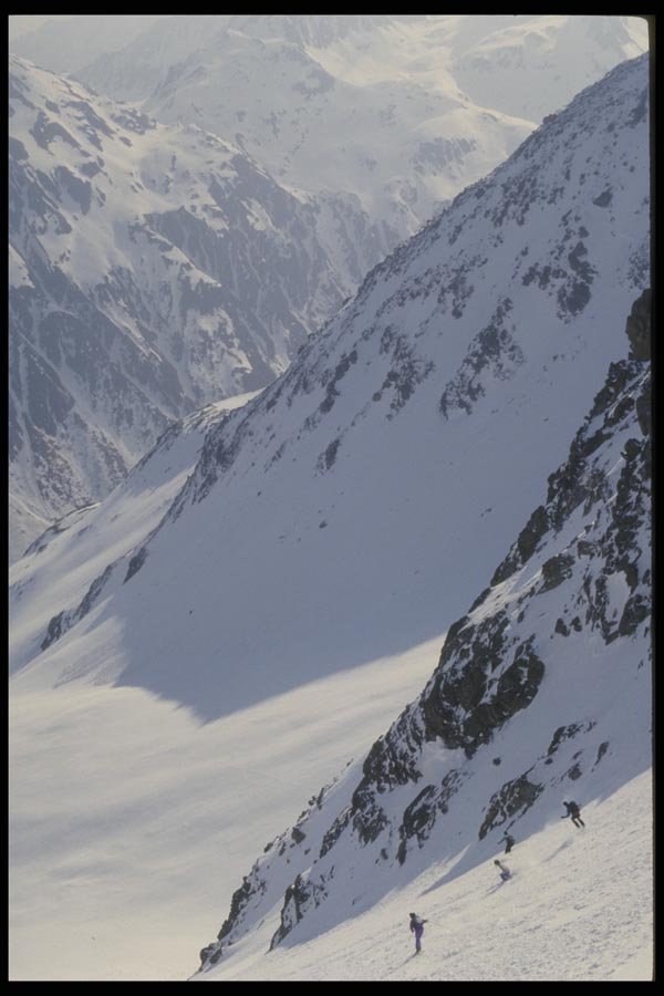060072 Skiing The Giraffe Run, Backside Andermatt A4 Photo Print