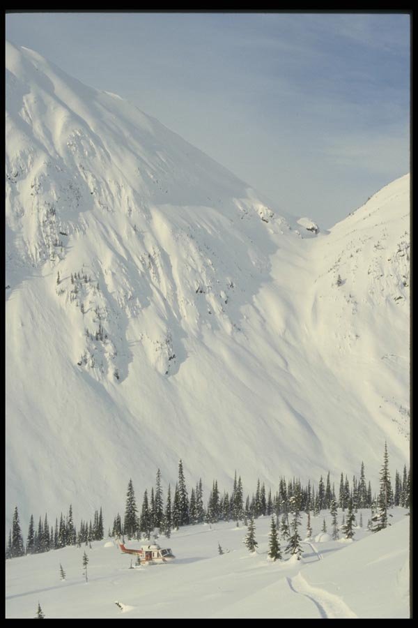 061047 Helicopter Waiting For Skiers A4 Photo Print