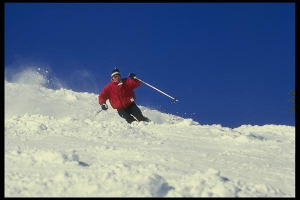 061087 Attacking The Slopes A4 Photo Print