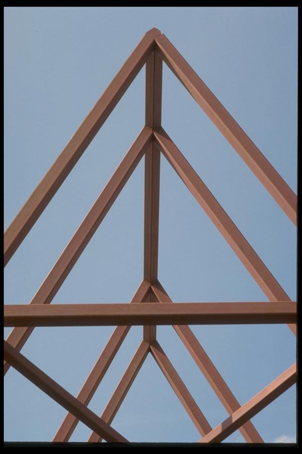 063090 Triangle Steelwork Above Entranceway A4 Photo Print