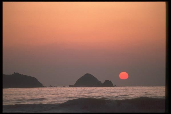 064022 Mexican Sunset, Ixtapa, Pacific Coast A4 Photo Print