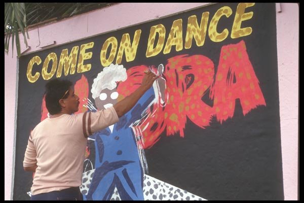 064042 Sign Painter, Disco, Puerto Vallarta A4 Photo Print