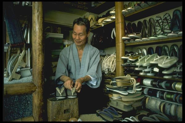 065085 Shoe And Sandal Vendor A4 Photo Print