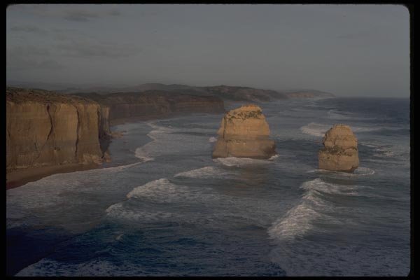 069072 Incoming Waves The Great Ocean Road, Victoria A4 Photo Print