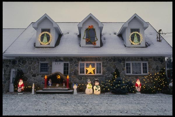 072052 Christmas House Front A4 Photo Print
