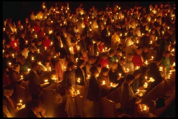 072091 Gathering At Christmas A4 Photo Print