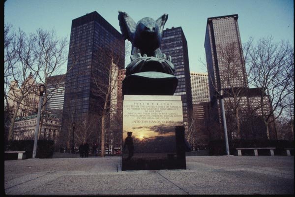 074019 Battery Park Monument A4 Photo Print
