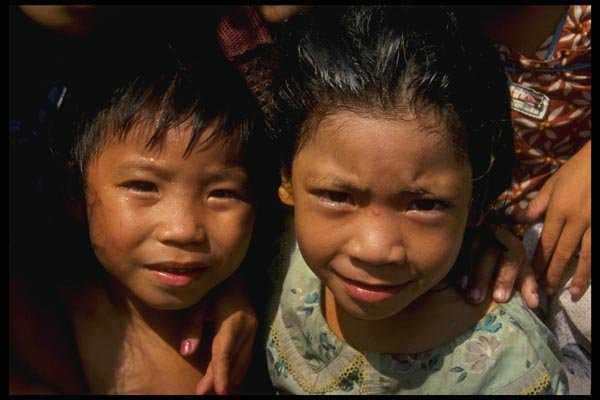 076008 Two Children With Wet Hair A4 Photo Print