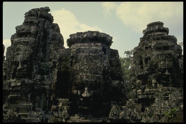 076011 Three Faces Carved In Stone A4 Photo Print