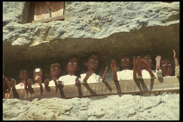 076031 Balcony With Effigies A4 Photo Print