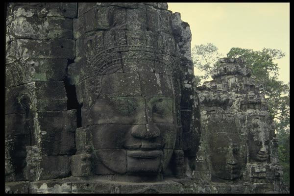 076066 Giant Stone Sculpture, Bayon, Cambodia A4 Photo Print