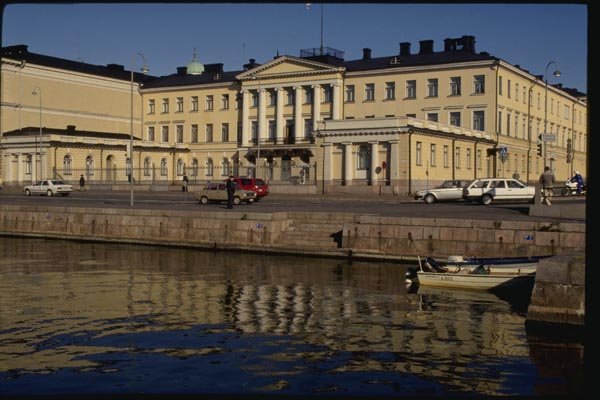 078037 Presidential Palace, Helsinki A4 Photo Print
