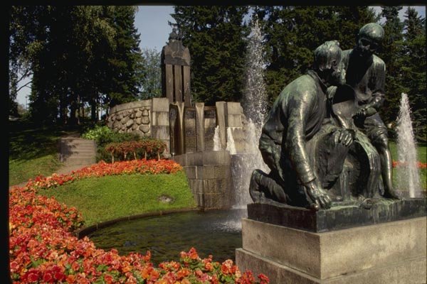 078046 The Tirkkonen Fountain, Tampere A4 Photo Print