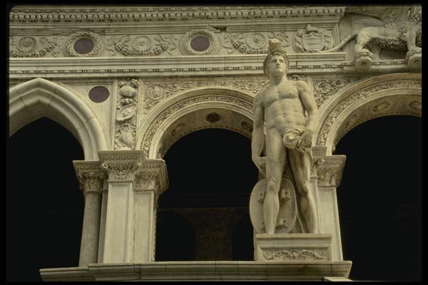 079033 Statue At The Palace, Venice A4 Photo Print