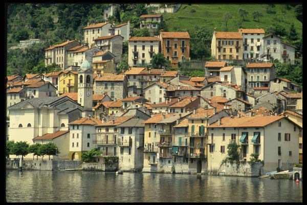 079072 Como Lake Village, Murano A4 Photo Print