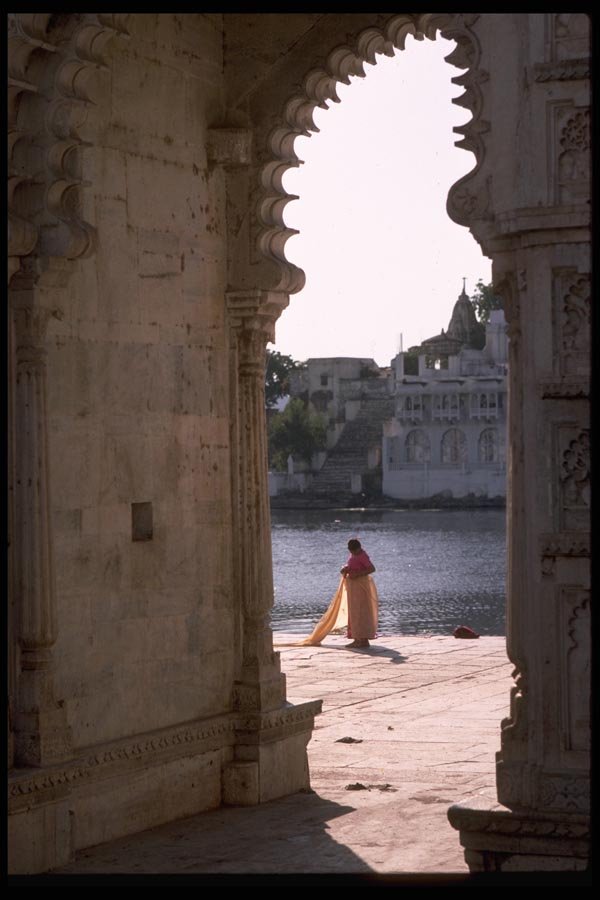 080020 Udaipur, View Toward Lake Palace A4 Photo Print