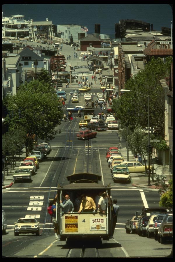 082040 Hyde Street Cable Car A4 Photo Print