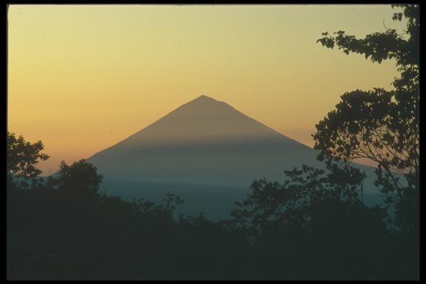 083036 Sunrise On Gunung (Mount) Agung A4 Photo Print