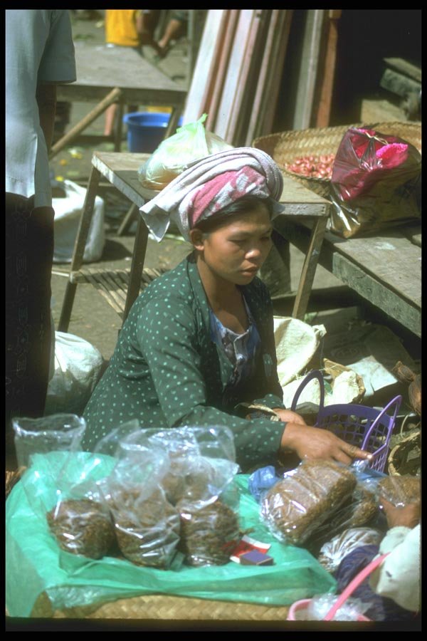 083048 Woman Selling Black Rice, Kintamani A4 Photo Print