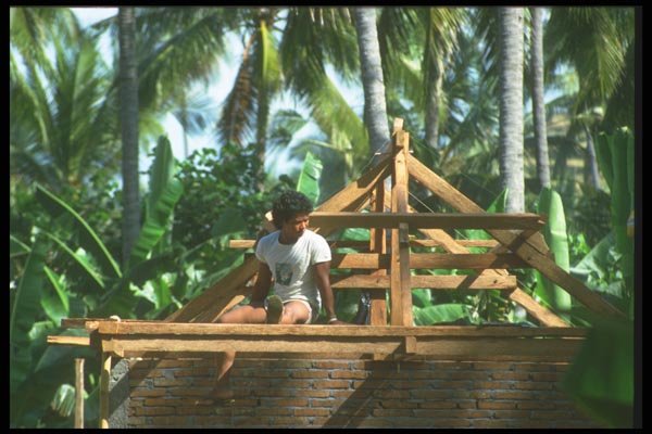 083057 Carpenter Works On Roof, Candidasa A4 Photo Print