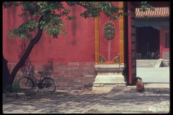 085012 Bicycle By Red Wall Beijing A4 Photo Print