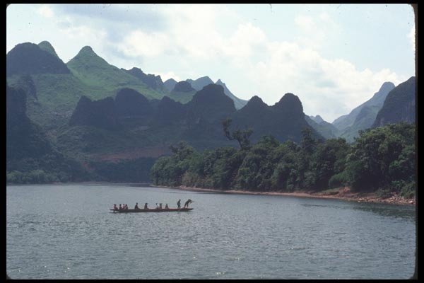 085085 Raft On Li River, Gweilin A4 Photo Print