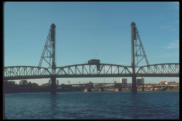 086009 Portland, Hawthorne Bridge A4 Photo Print