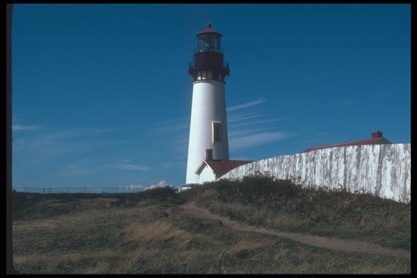 086042 Newport, Oregon, Yaquina Bay Light A4 Photo Print