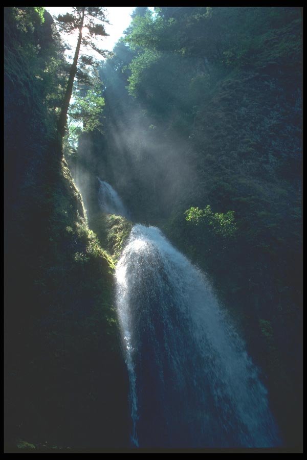 086073 Columbia River Gorge, Multnomah Falls A4 Photo Print