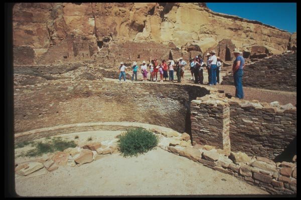089080 Pueblo Bonito Kiva With Visitors A4 Photo Print