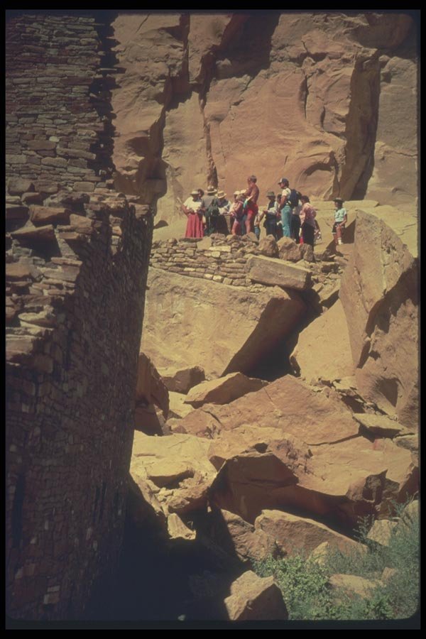 089090 Tour Group On Ledge A4 Photo Print