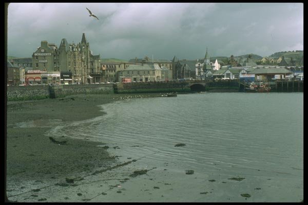 092037 Oban A4 Photo Print