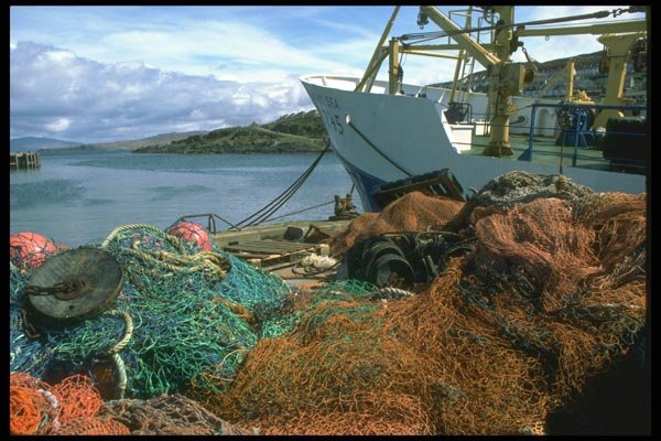 092052 Mallaig Harbor A4 Photo Print