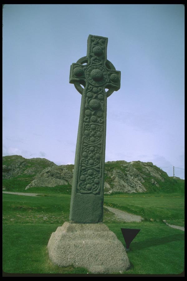 092080 Isle Of Mull, A Celtic Cross A4 Photo Print